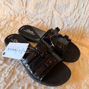 Clarks Black Patent Leather Slide Sandals #504